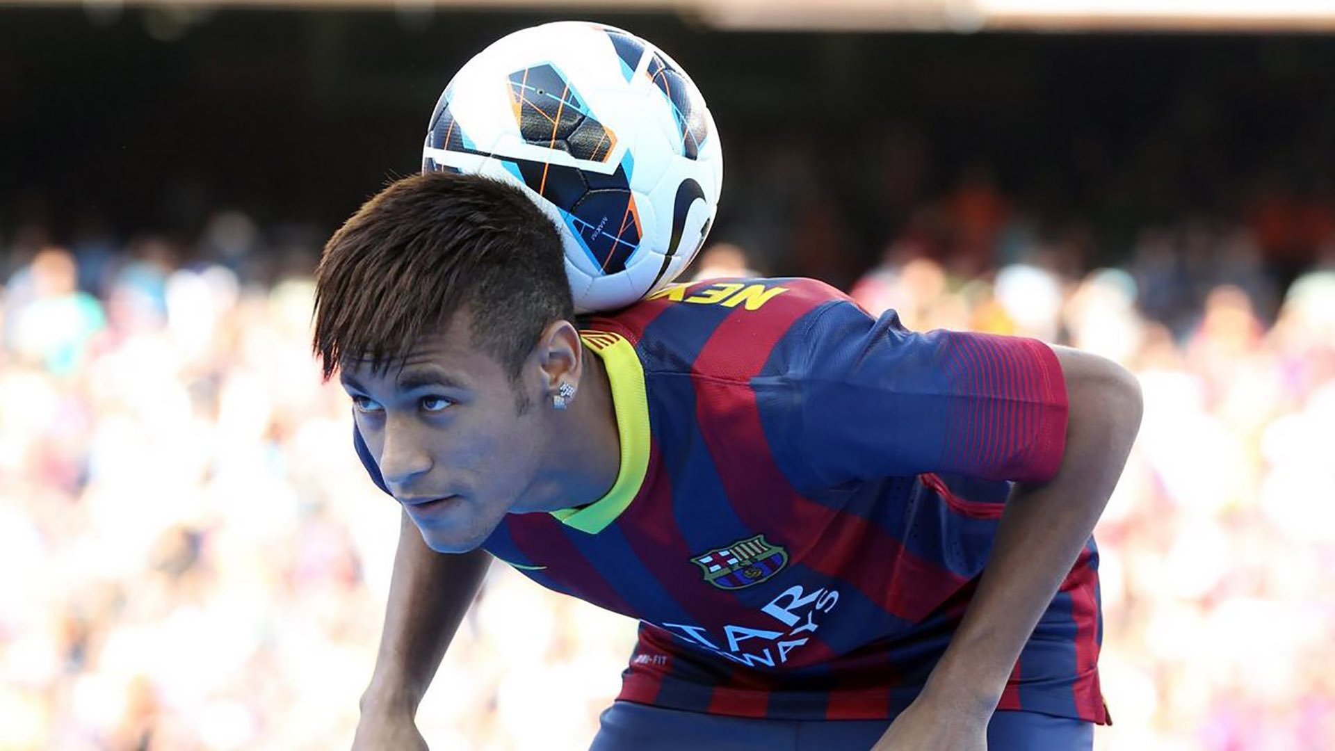 红土之王踏足王子公园，纳达尔客串足球赛献神级表现引爆跨界热议
